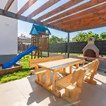 Apartment Awesome In With Swimming Pool Zadar