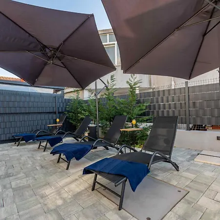 Apartman Awesome In With Swimming Pool *